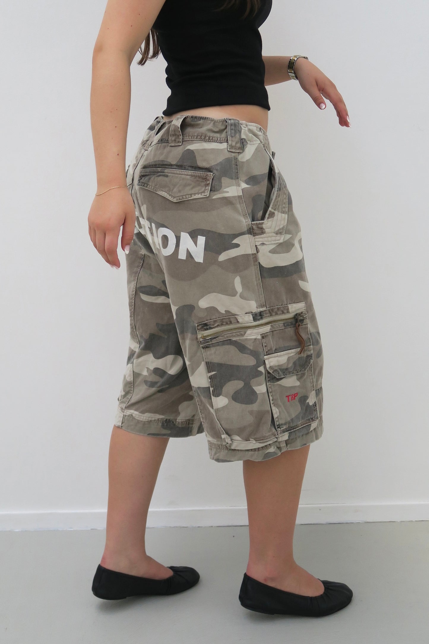 re-editon - vintage camo jorts